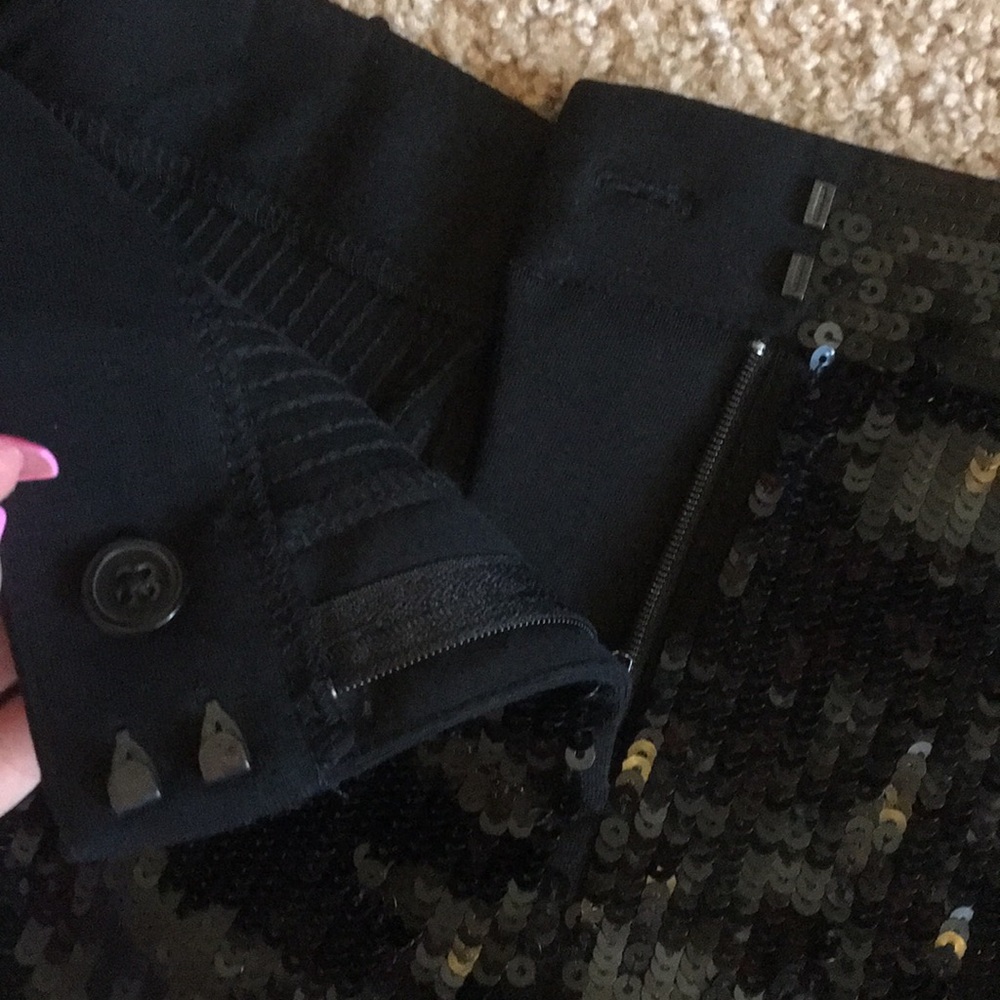 Express sequin shorts - Picture 3 of 3